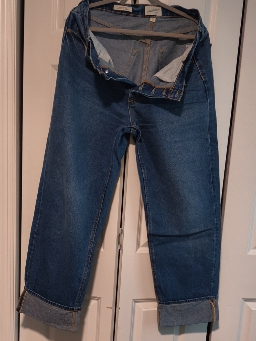 Universal Thread Women's Mid Rise 90s Baggy Jeans in Classic Blue